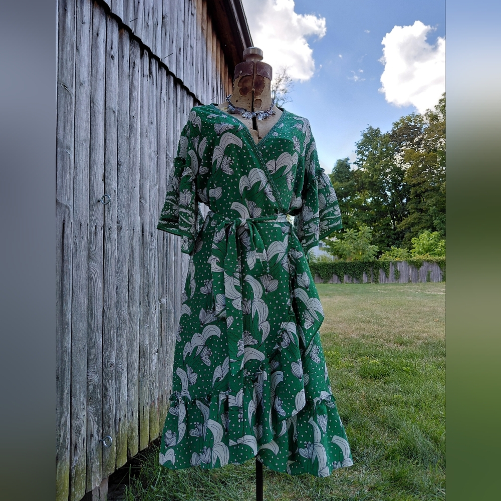 Max Studio green black white floral flutter sleeve boho romantic dress Womens L - Picture 16 of 17